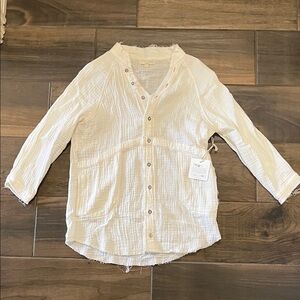 Chelsea & Violet Cream Button-Down Shirt
